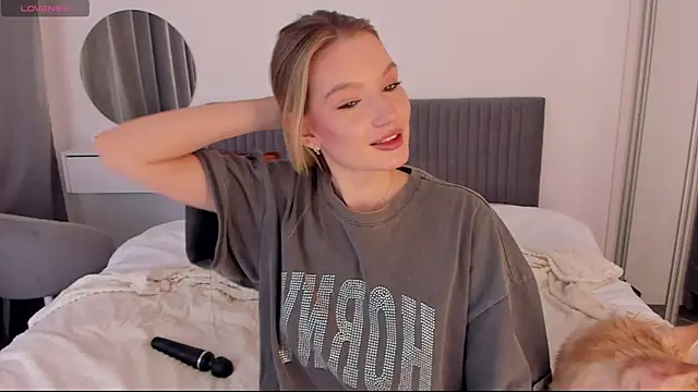 Snapshot of CassieRayss chatting on November 13, 1:15 pm CassieRayss online show from November 13, 1:15 pm