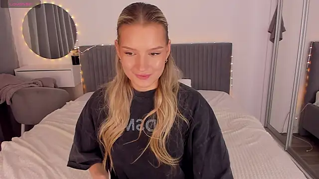 CassieRayss online show from May 7, 11:57 am