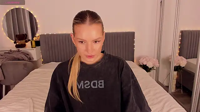 CassieRayss online show from June 16, 12:49 pm