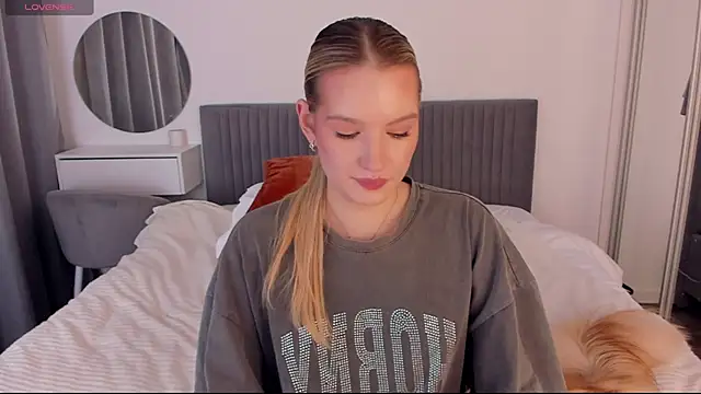 Snapshot of CassieRayss chatting on November 17, 3:49 pm CassieRayss online show from November 17, 3:49 pm