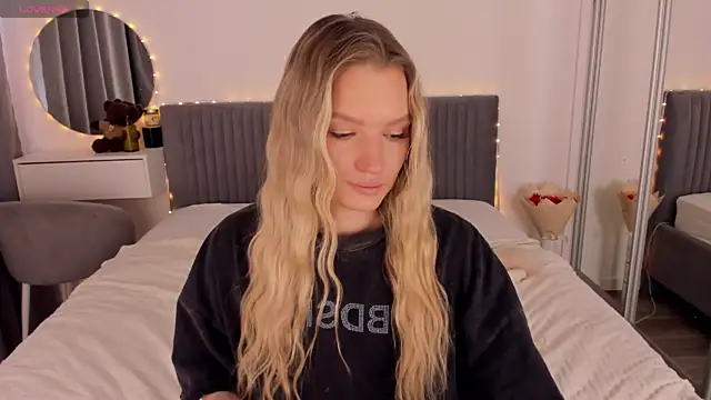 CassieRayss online show from June 7, 12:54 pm