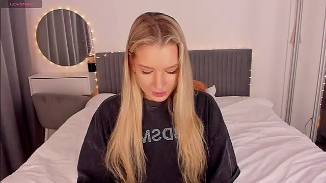 CassieRayss online show from March 10, 11:36 am