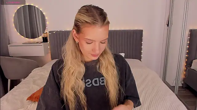 CassieRayss online show from April 9, 10:21 am