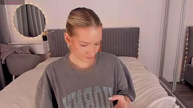 CassieRayss online show from April 16, 8:59 am