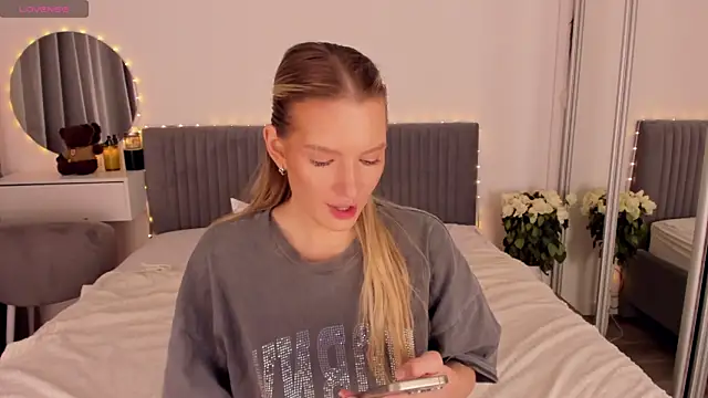 CassieRayss online show from June 24, 9:19 am