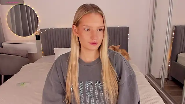 CassieRayss online show from April 13, 11:14 am