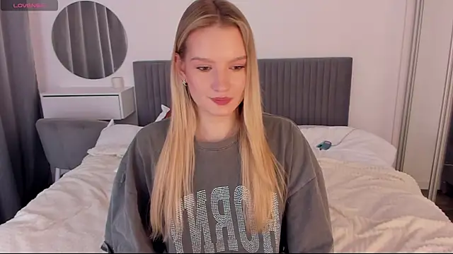 Snapshot of CassieRayss chatting on November 16, 11:04 am CassieRayss online show from November 16, 11:04 am