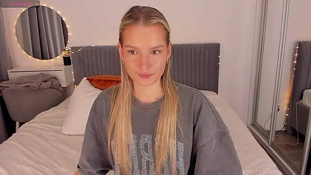 CassieRayss online show from April 14, 2:44 pm