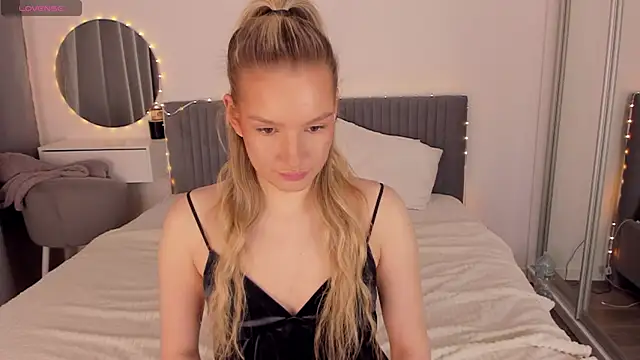 CassieRayss online show from April 26, 2:36 pm