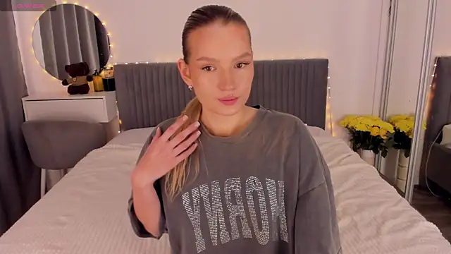 CassieRayss online show from June 1, 1:22 pm