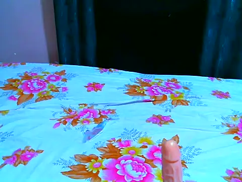 Snapshot of Pretty_kara chatting on December 3, 12:26 pm Pretty kara online show from December 3, 12:26 pm