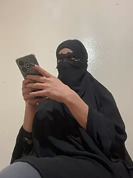 Snapshot of Hijabi_HotGirls chatting on February 19, 9:14 pm Hijabi HotGirls online show from February 19, 9:14 pm