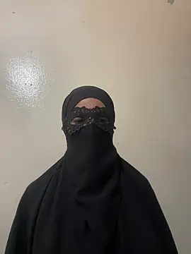 Snapshot of Hijabi_HotGirls chatting on February 15, 8:12 pm Hijabi HotGirls online show from February 15, 8:12 pm