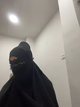 Snapshot of Hijabi_HotGirls chatting on March 6, 11:53 pm Hijabi HotGirls online show from March 6, 11:53 pm