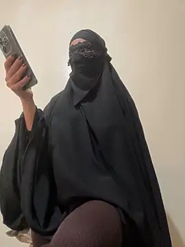 Snapshot of Hijabi_HotGirls chatting on February 27, 3:59 pm Hijabi HotGirls online show from February 27, 3:59 pm