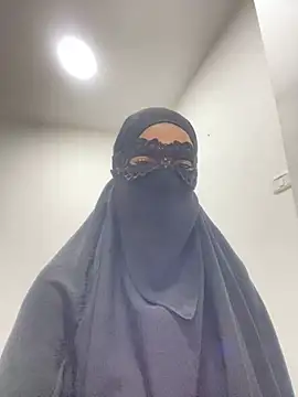 Snapshot of Hijabi_HotGirls chatting on March 9, 12:31 am Hijabi HotGirls online show from March 9, 12:31 am