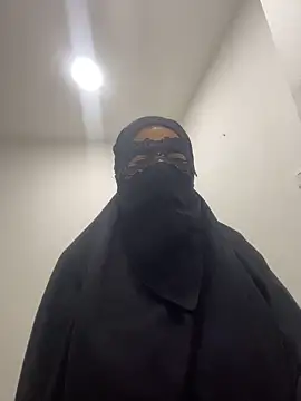 Snapshot of Hijabi_HotGirls chatting on March 9, 11:46 pm Hijabi HotGirls online show from March 9, 11:46 pm