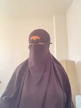 Snapshot of Hijabi_HotGirls chatting on February 16, 12:54 pm Hijabi HotGirls online show from February 16, 12:54 pm
