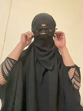 Snapshot of Hijabi_HotGirls chatting on February 14, 11:09 pm Hijabi HotGirls online show from February 14, 11:09 pm