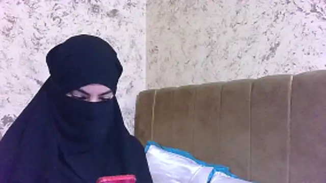 Hijabi HotGirls online show from April 3, 8:15 pm