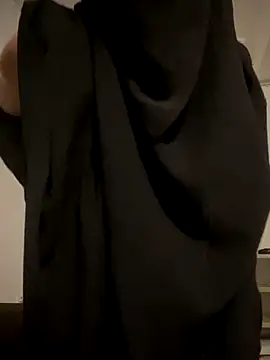 Snapshot of Hijabi_HotGirls chatting on October 12, 7:37 pm Hijabi HotGirls online show from October 12, 7:37 pm