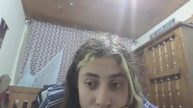 Snapshot of Liherz chatting on December 18, 4:09 am Liherz online show from December 18, 4:09 am