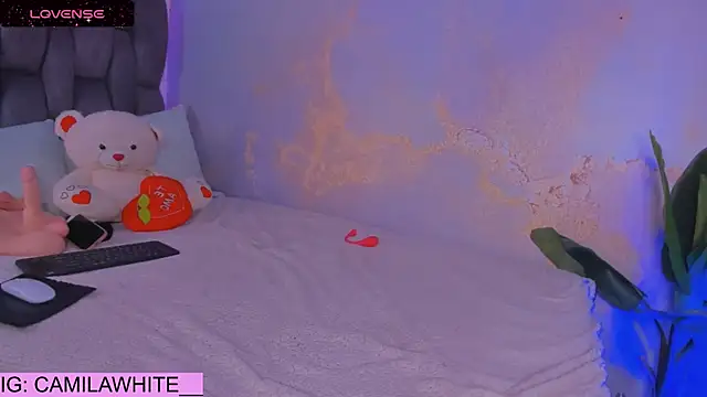 camilawhite   online show from October 6, 9:37 pm