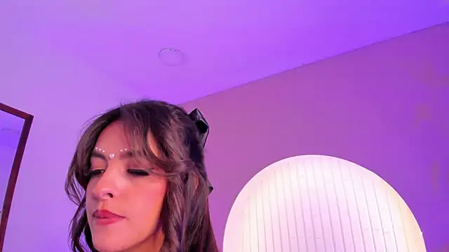 martina duque  online show from April 16, 9:39 pm