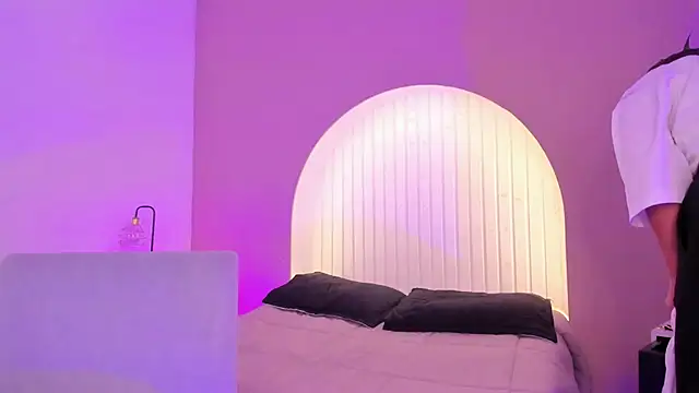 martina duque  online show from April 9, 5:19 pm