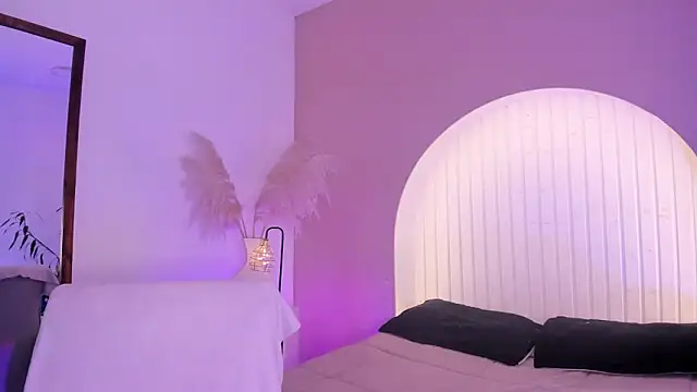 martina duque  online show from March 18, 5:14 pm