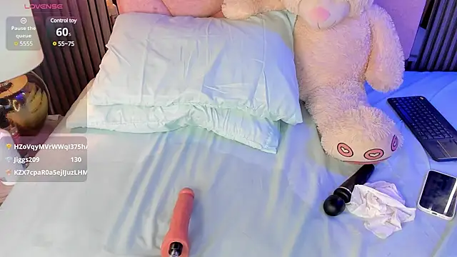 Alisse Miller online show from March 13, 8:26 am