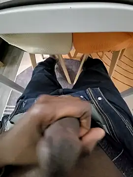 Snapshot of no1belike1 chatting on March 18, 8:26 pm no1belike1 online show from March 18, 8:26 pm