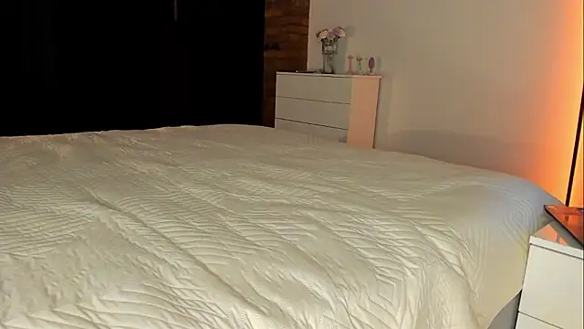 Rachel Rey online show from February 25, 6:41 pm