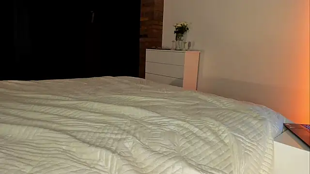 Rachel Rey online show from April 8, 6:20 pm