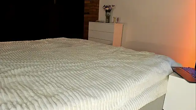 Rachel Rey online show from February 20, 6:32 pm