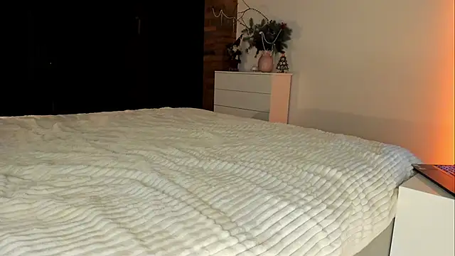 Rachel Rey online show from December 22, 6:30 pm