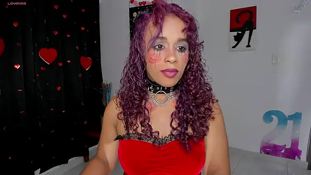 Snapshot of Lips_SaraSofia2 chatting on February 21, 11:21 pm Lips SaraSofia2 online show from February 21, 11:21 pm