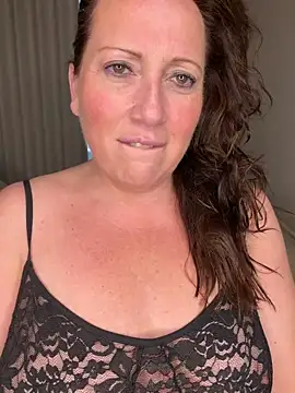 Snapshot of xsexycurvymilf chatting on April 20, 2:29 pm xsexycurvymilf online show from April 20, 2:29 pm