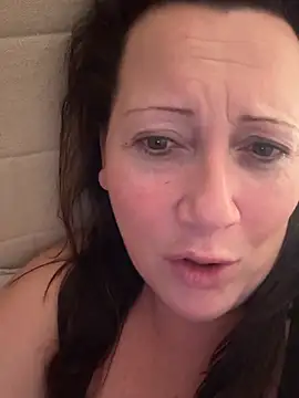 xsexycurvymilf online show from February 19, 6:22 am