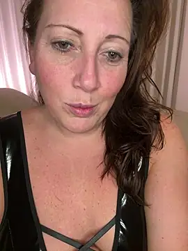 xsexycurvymilf online show from January 16, 7:20 pm