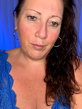 xsexycurvymilf online show from October 27, 3:02 pm