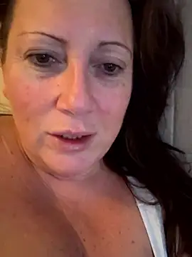 xsexycurvymilf online show from November 25, 7:52 am