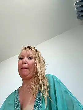 EmmaInLove23 online show from November 5, 2:36 am