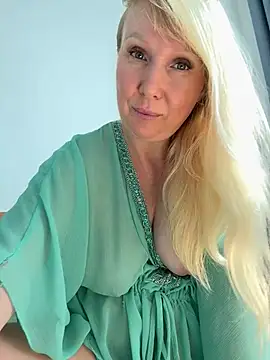 EmmaInLove23 online show from February 27, 2:34 am