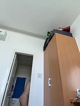 EmmaInLove23 online show from February 2, 2:43 am