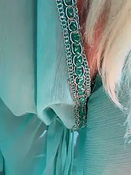 EmmaInLove23 online show from October 2, 2:04 am