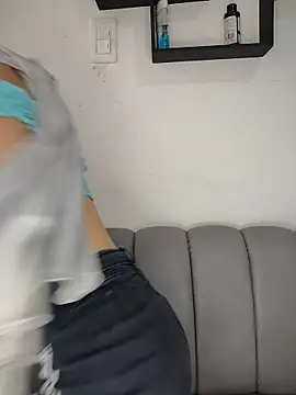 Snapshot of hanaa_18 chatting on June 3, 4:55 pm hanaa 18 online show from June 3, 4:55 pm