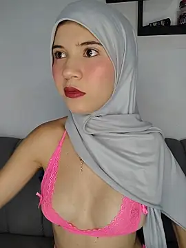 Snapshot of hanaa_18 chatting on July 17, 9:12 pm hanaa 18 online show from July 17, 9:12 pm