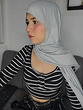 Snapshot of hanaa_18 chatting on June 29, 12:17 am hanaa 18 online show from June 29, 12:17 am