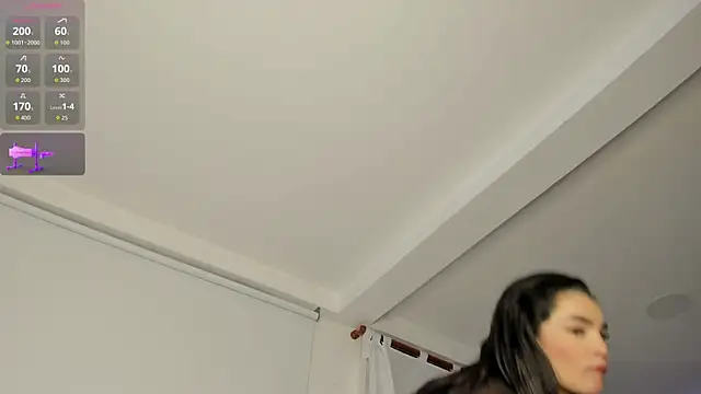 sara evans02 online show from December 14, 4:40 am